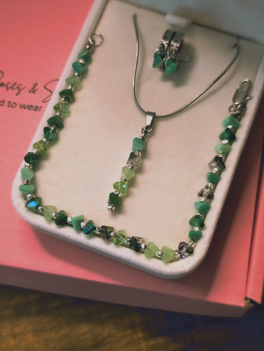 White Roses & Sherry Handmade Green Glass Rhodium Snake Chain Jewelry Set